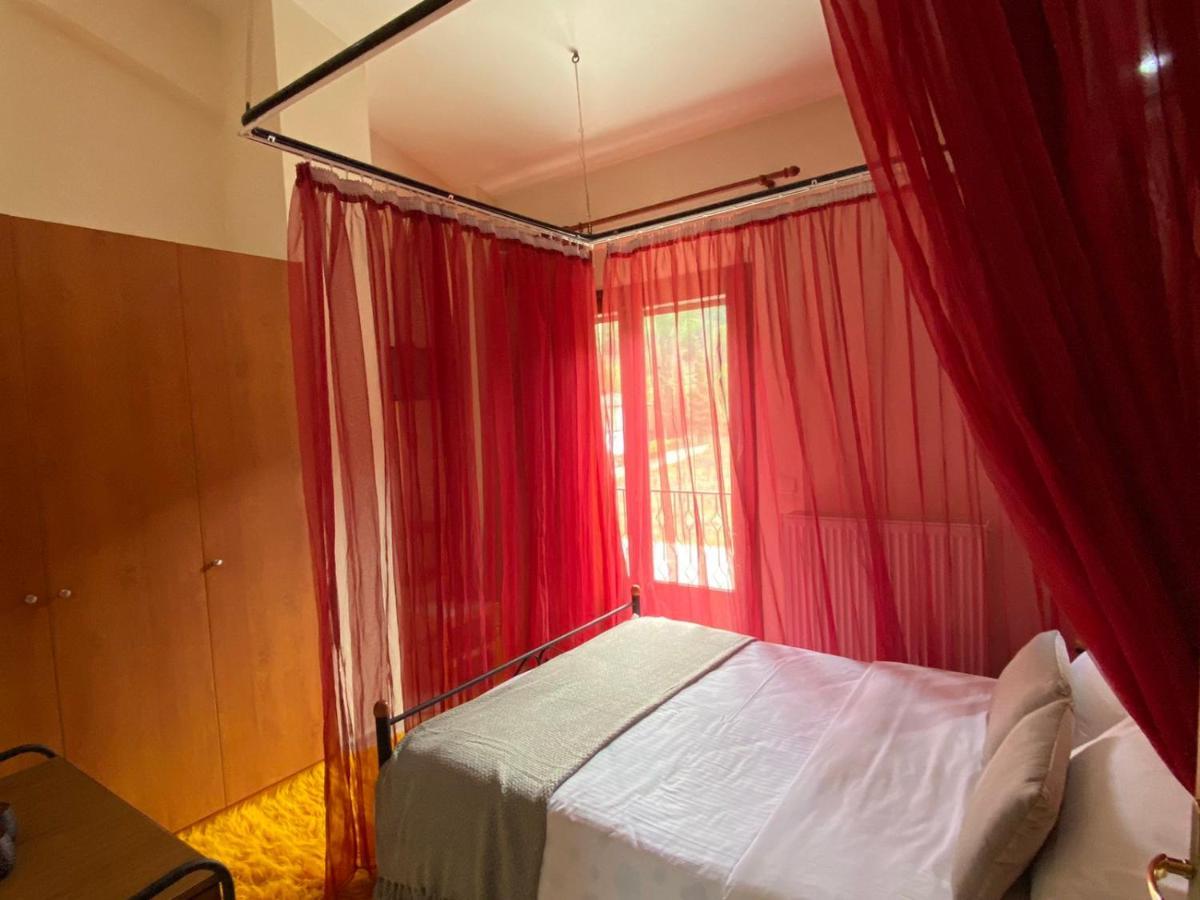 Artemis Mezonetes Apartment Kalavryta Bagian luar foto