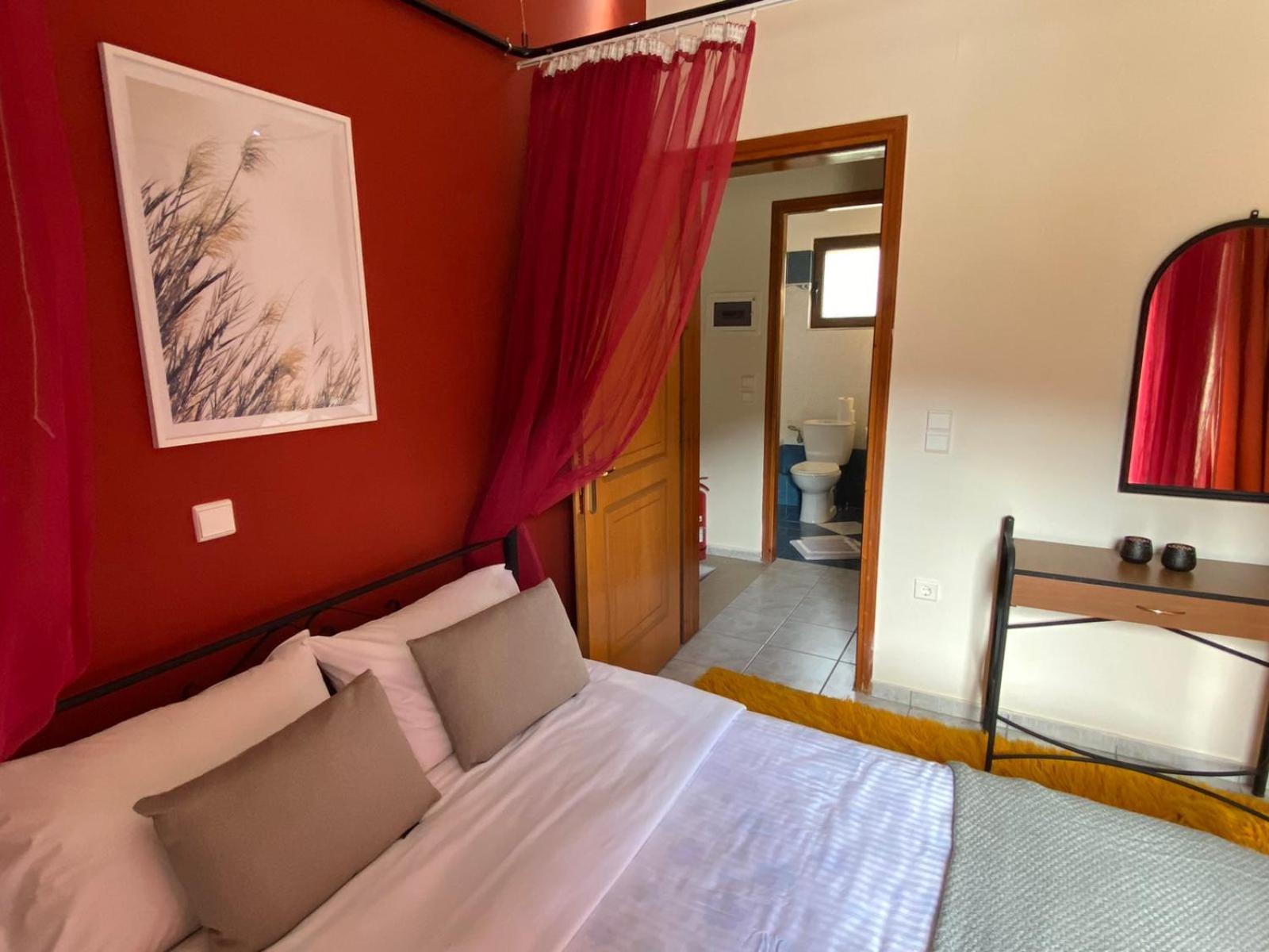 Artemis Mezonetes Apartment Kalavryta Bagian luar foto